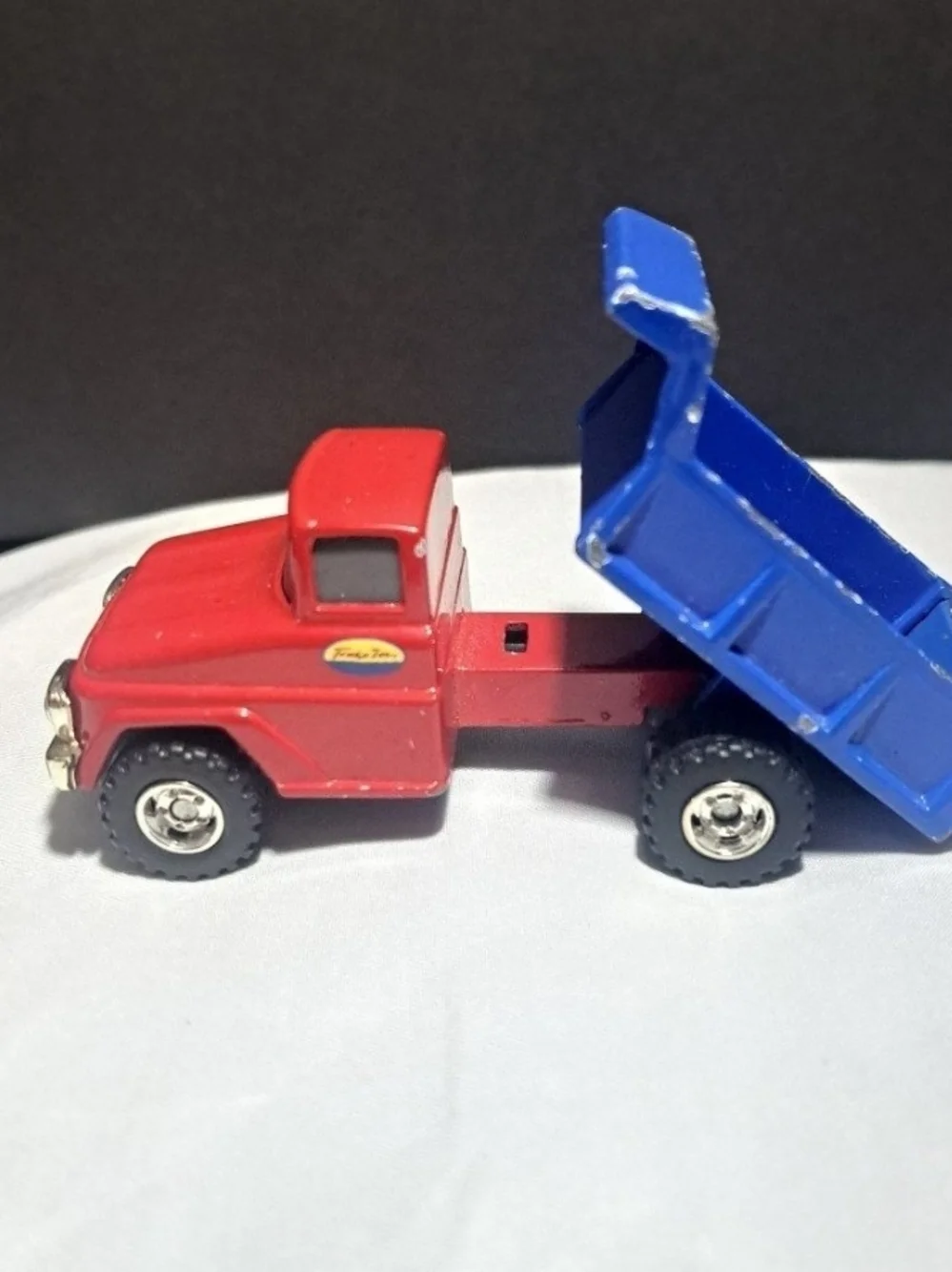 2012 Hasbro Tonka Construction Dump Truck Red/Blue Retro